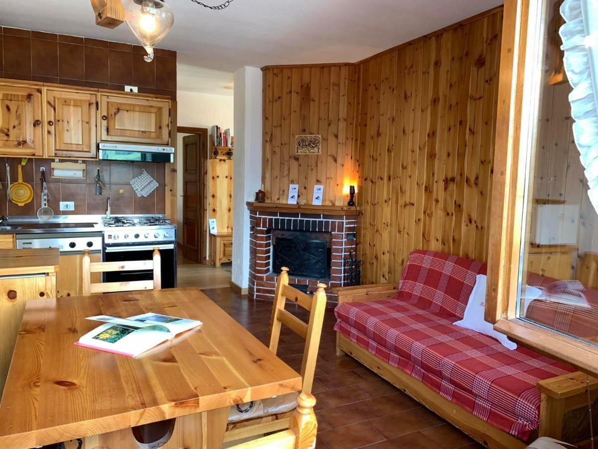 Piccola Residenza By Holiday World Apartman Oga Kültér fotó
