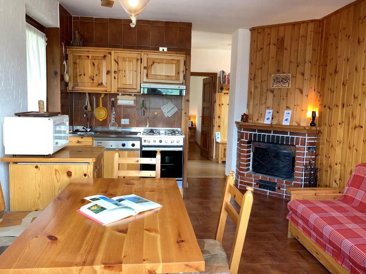 Piccola Residenza By Holiday World Apartman Oga Kültér fotó