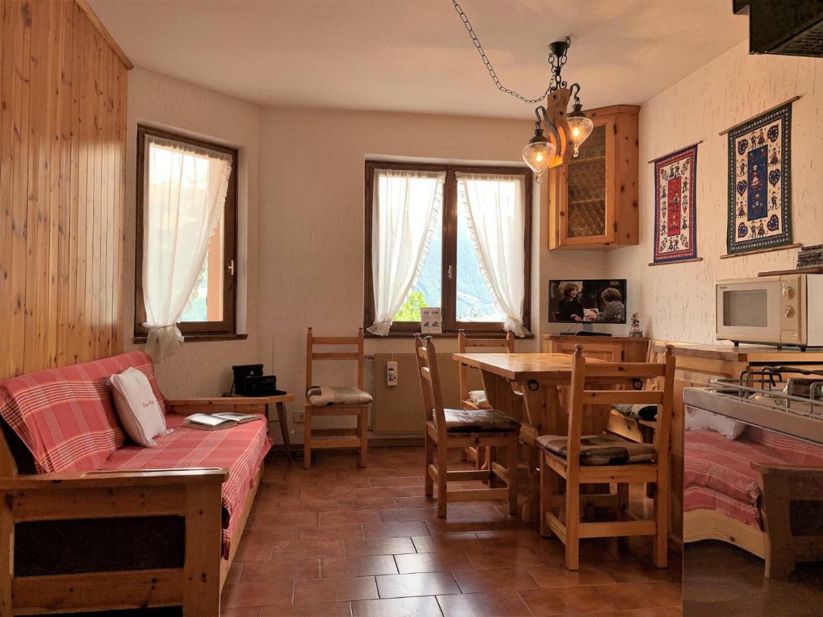 Piccola Residenza By Holiday World Apartman Oga Kültér fotó